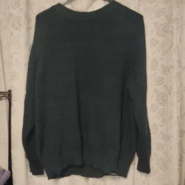 다크 그린 리브 니트 스웨터