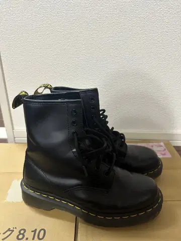 Dr. Martens 부츠 8홀