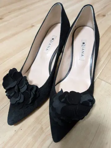 DIANA 다이애나 블랙 플라워 하이힐 24cm