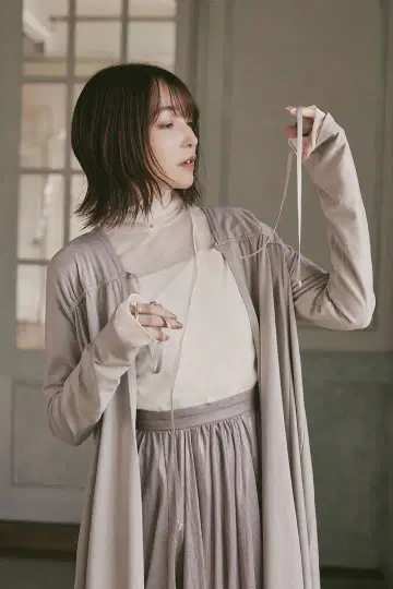 우에다 레이나 TRUESelf 콜라보 가디건