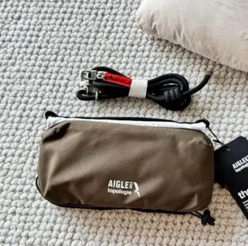 Topologie x Aigle Bottle Sacoche 사코슈
