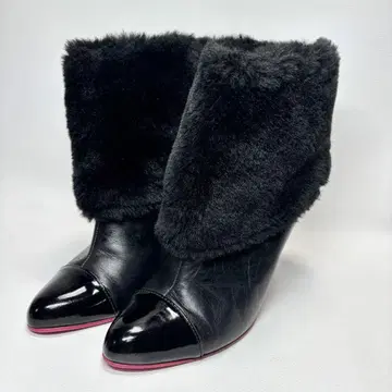 다이애나 퍼 장식 22.5cm 펌프스 블랙 퍼플