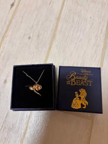 디즈니 미녀와 야수 목걸이 벨만
