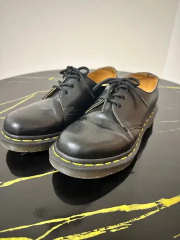 닥터 마틴 블랙 UK4