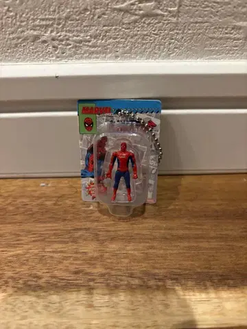 스파이더맨 아이언맨 베놈 캡슐 토이 세트