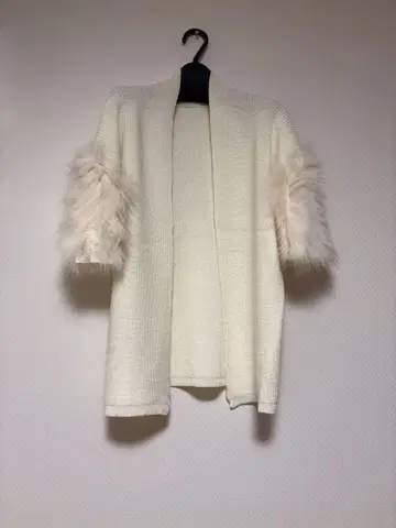 DONEY casa. 아이보리 가디건