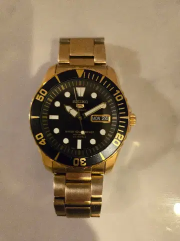 SEIKO5 스포츠 자동 와인딩 손목시계 블랙/골드