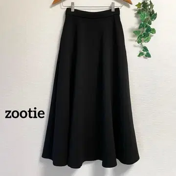 zootie*블랙 분또 소재 뒷면 지퍼 플레어 롱 스커트 즈티