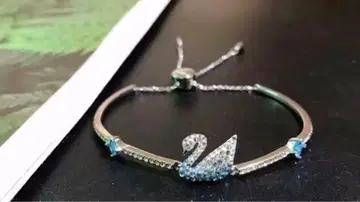 [새상품급] Swarovski 스완 모티브 팔찌/BLUE