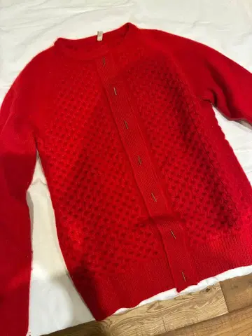 빨간색 꽈배기 가디건