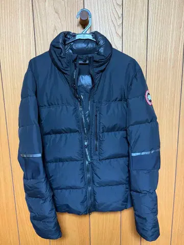 CANADA GOOSE 블랙 다운 자켓