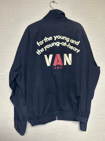 VAN JAC 네이비 스윙탑