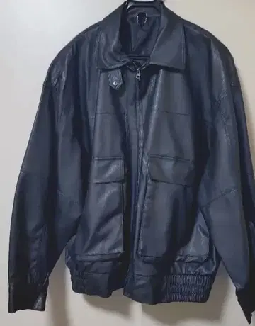 블랙 가죽 자켓 빅 프론트 포켓