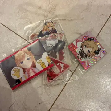 애니메이션풍 캐릭터 굿즈 세트