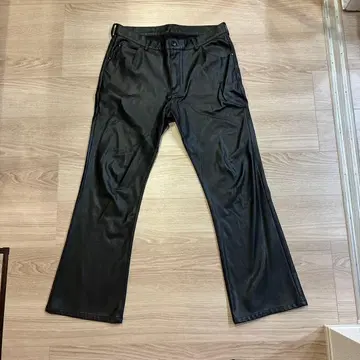 ZARA 블랙 인조 가죽 플레어 팬츠