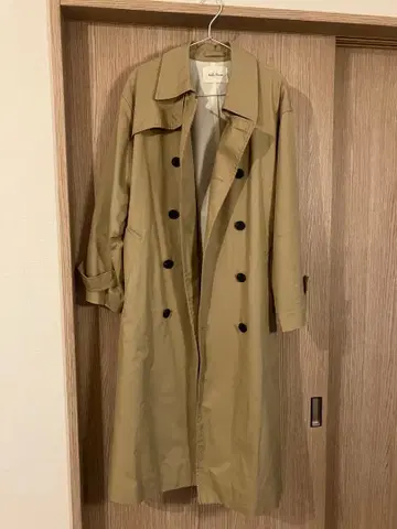 Mila Owen 베이지 트렌치코트