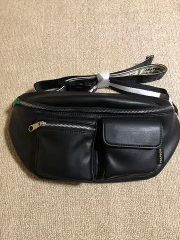 FRAPBOIS 블랙 숄더백