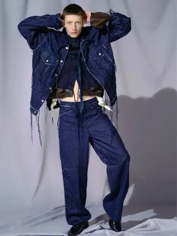 이번 시즌 25aw 즉시 완판 midorikawa 실크 데님 팬츠