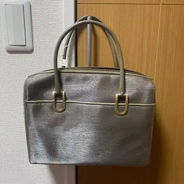 [택 포함 새상품] NINA RICCI 니나리치 핸드백 메탈릭