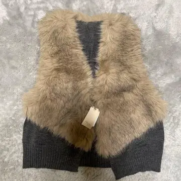 M 사이즈 인조 모피 부착 베스트