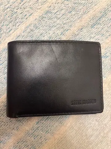 스티브 매든 블랙 가죽 접이식 지갑