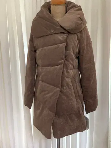 미사용 새상품 다운 자켓 코트 가는 골 다운