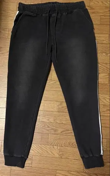 새상품급 블랙 조거 팬츠 LL