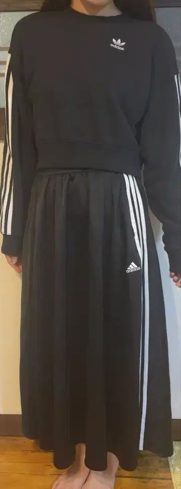 아디다스 숏 기장 트레이닝복 롱 스커트
