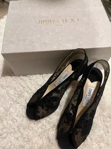 JIMMY CHOO 블랙 레이스 펌프스 35.5