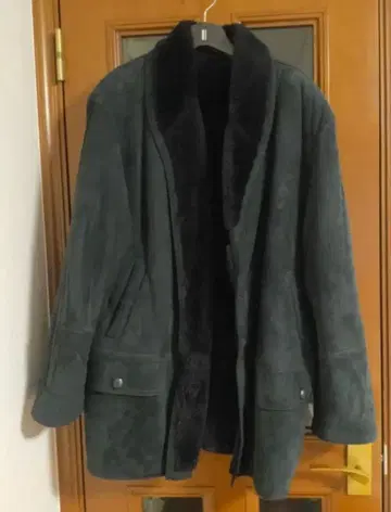 가격 인하 호주에서 구매. SHEARLING 램스킨 자켓 52