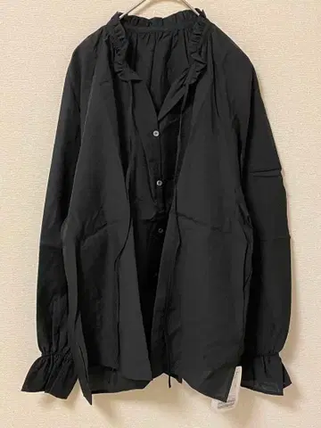 프릴 칼라 볼륨 슬리브 블라우스 블랙 새상품 미사용 스픽 앤 스팬
