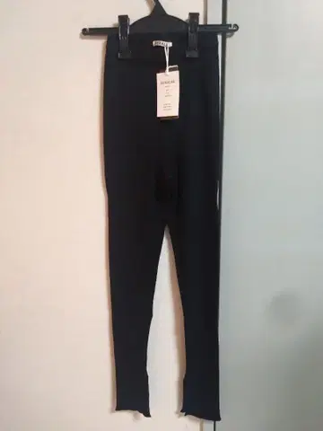 [미사용 새상품] AURALEE 오라리 레깅스 BEAMS 구매