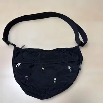 스누피 자수 블랙 숄더백