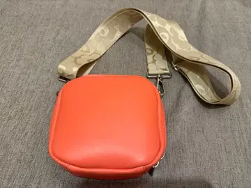 마리메꼬 코랄 스퀘어 숄더백