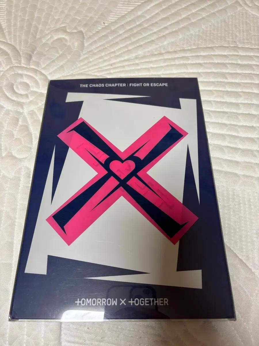 TXT album Chaos Chapter: FIGHT OR ESCAPE Escape version