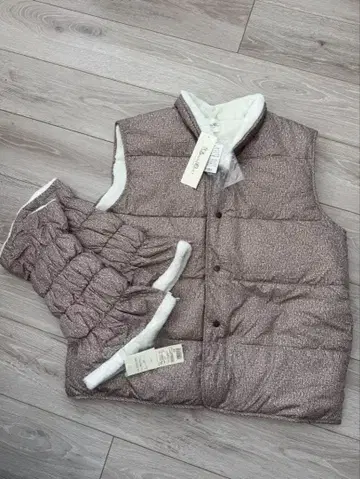 다운 퀼팅 베스트와 레그 워머