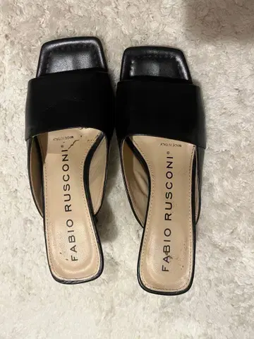 FABIO RUSCONI 블랙 샌들