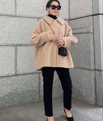 [ 새상품급 ] OHGA (오가) 에코 무스탕 코트 S