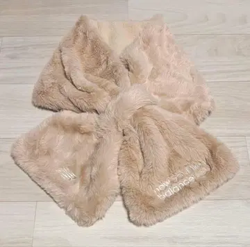 뉴발란스 여성용 퍼 플리스 넥워머 베이지 새상품