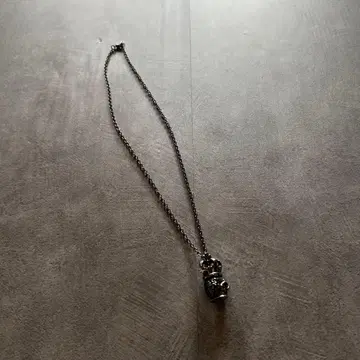 archive grunge scull necklace y2k