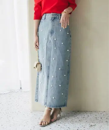 La boutique BonBon 펄 장식 데님 타이트 맥시 스커트
