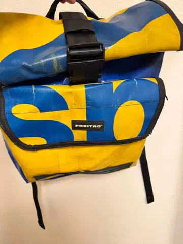레어 FREITAG 로고 백팩 파랑/노랑