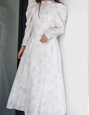 MERCURYDUO 드레이프 오픈 숄더 플라워 원피스