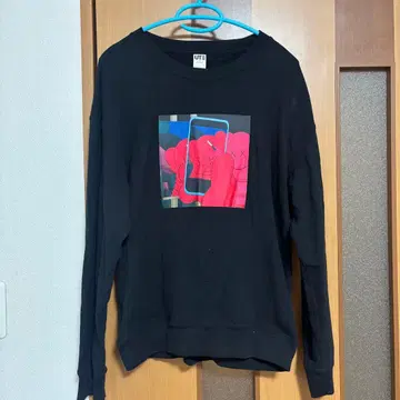 그래픽 프린트 블랙 긴팔 트레이닝복