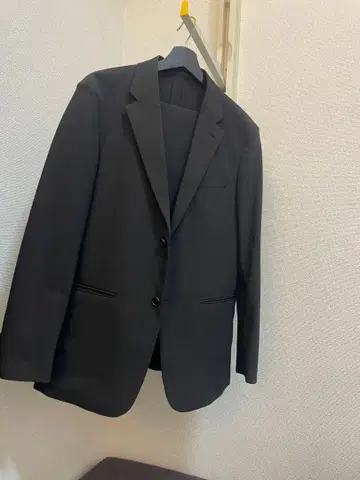 유니클로 감동 자켓 팬츠 세트 L 사이즈 블랙