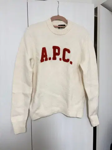 A.P.C. 아이보리 로고 스웨터 S