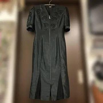 이타리야*여성*비쥬 장식 블랙 새틴풍 드레스*블랙*9A