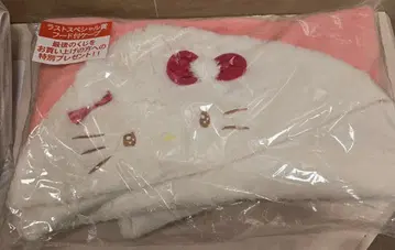 산리오 아타리쿠지 헬로키티 라스트원 후드 부착 케이프