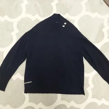 UNIQLO 아니아 하인드마치 스웨터