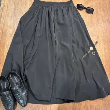 ZARA 블랙 플레어 스커트